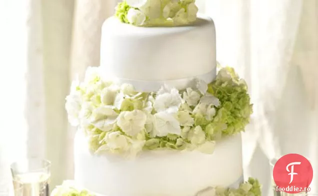 Simplu tort de nunta eleganta