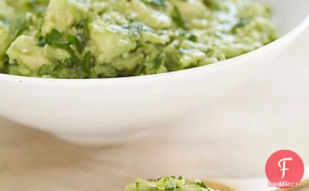 Guacamole cu jalape carbonizate și Scallions