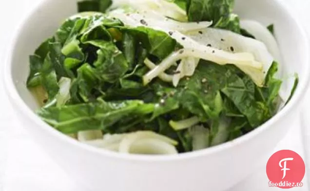 Verdeață de primăvară, fenicul și mere