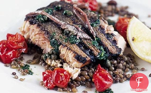 Somon sălbatic la grătar cu hamsii, capere și linte