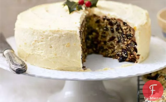 Tort de fructe cu glazură de unt de caise