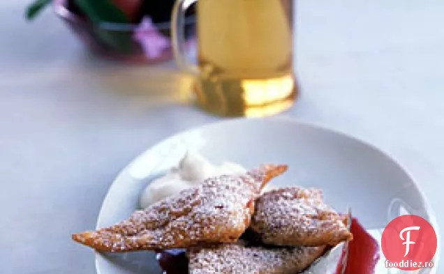 Ravioli de prune prăjite cu cremă de mentă