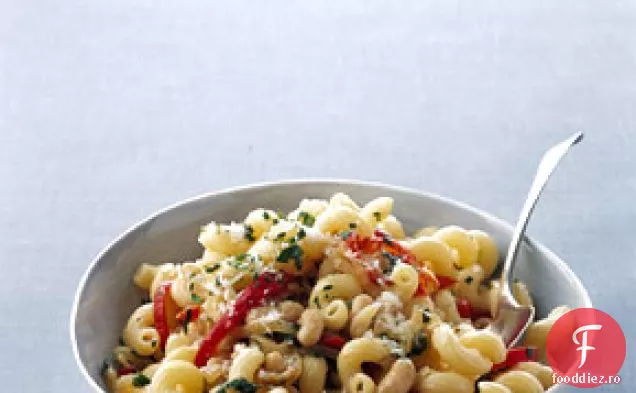Cavatappi cu fasole albă și ceapă aurie