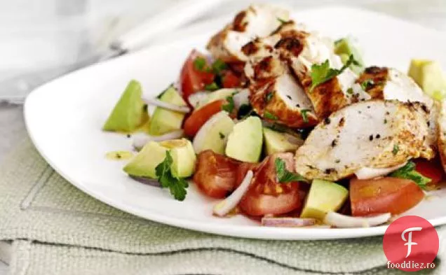 Piept de pui cu salată de avocado