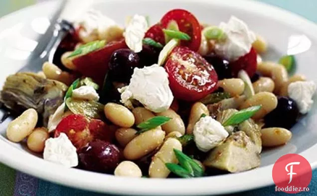 Salată de fasole în stil mediteranean