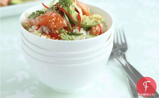 Somon japonez și orez cu avocado