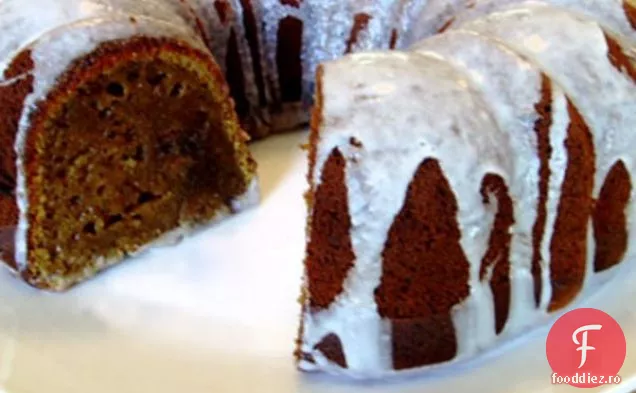 Porterfield dovleac Bundt cu glazură albă ca Zăpada
