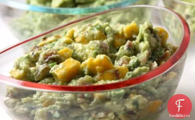 Guacamole De Mango Și Ceapă Roșie La Grătar