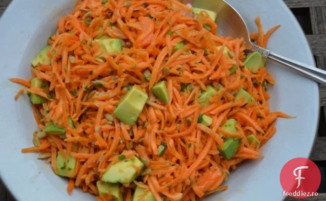 Salată De Morcovi Cu Avocado