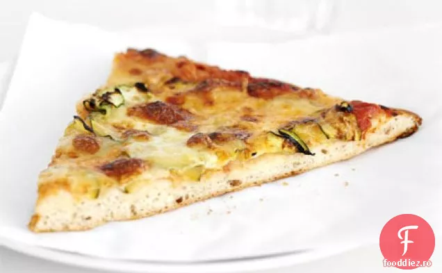 Pizza cu dovlecei cu brânză