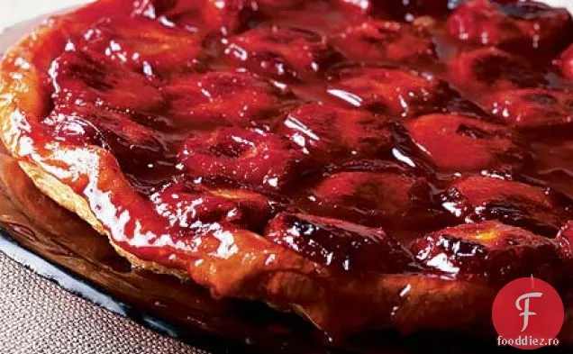 Tartă cu prune și marțipan tatin