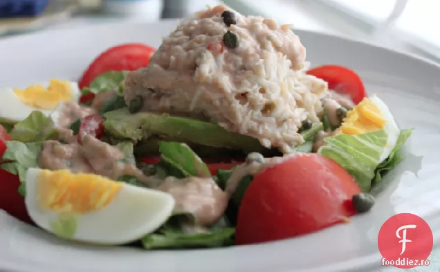 Salată De Crab Louis Peste Avocado