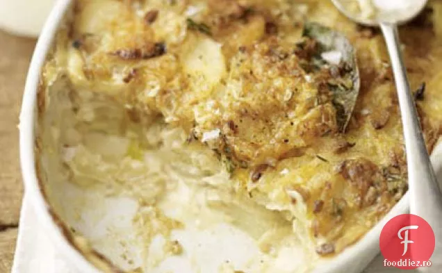 Gratin cremos de cartofi și șalotă