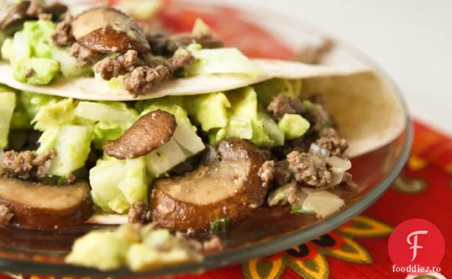 Tacos De Avocado Cu Ciuperci De Vită