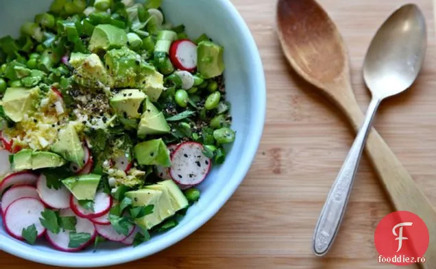 Salată De Avocado Și Edamame