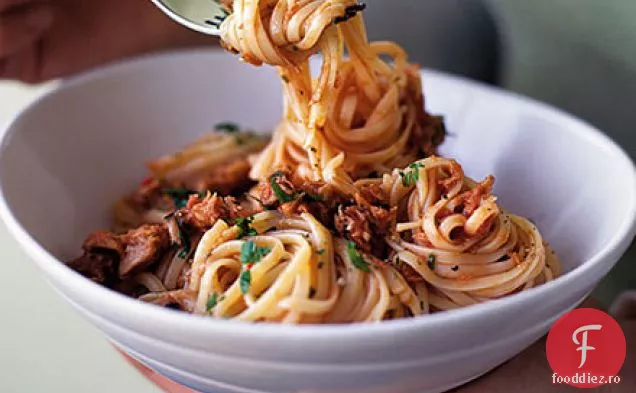 Linguine cu sos de ton