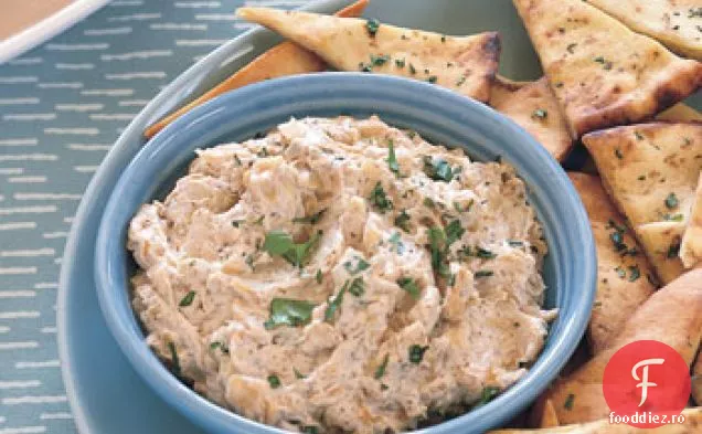 Dip de ceapă caramelizată cu chipsuri de pita coriandru-usturoi