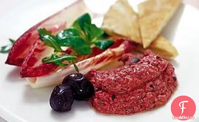 Hummus de sfeclă roșie cu pitte crocante
