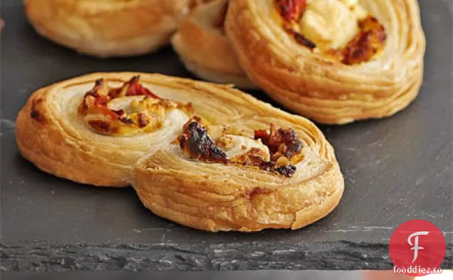 Palmieri cu ardei roșu, nuci și brânză de capră