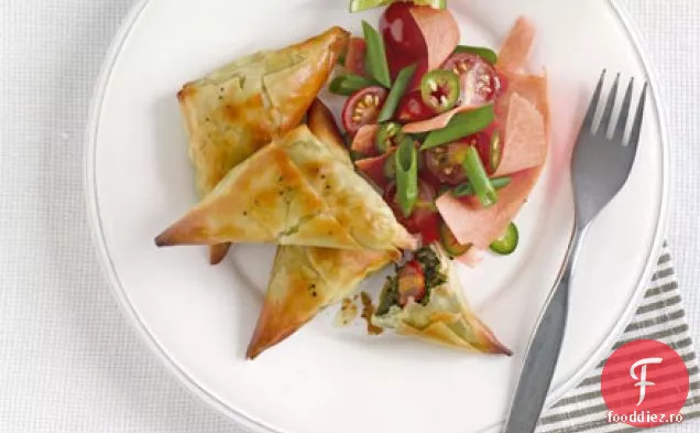Samosas de spanac cu salată indiană