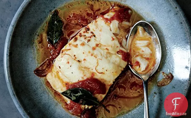 Cod fiert cu roșii și șofran