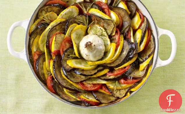 Legume de vară prăjite în straturi