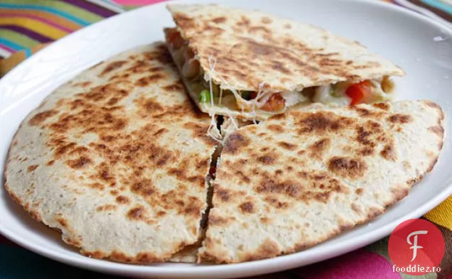 Quesadillas De Creveți Cu Salsa De Avocado De Roșii