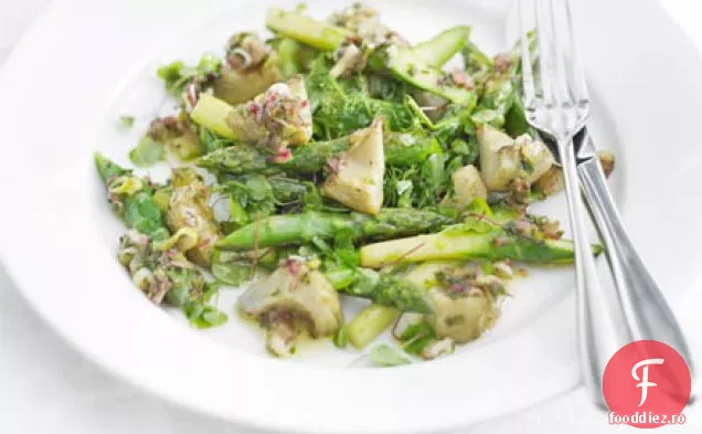 Salată caldă de vară cu anghinare și sparanghel
