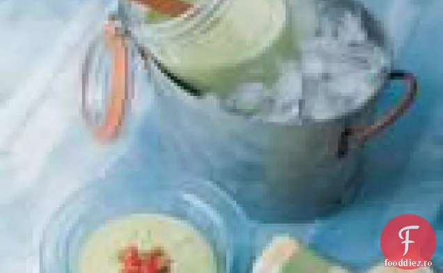 Supă de castraveți-avocado cu Salsa de roșii