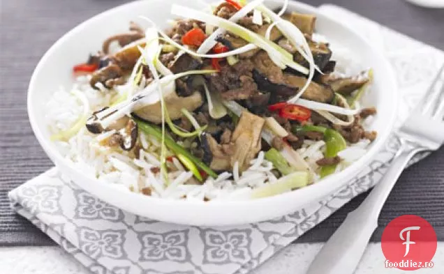 Carne de vită picantă, shiitake și vinete