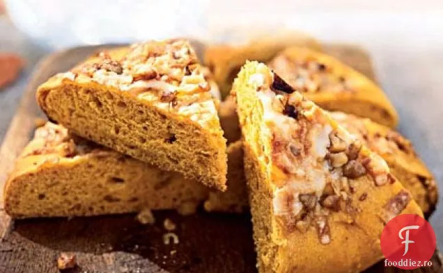 Focaccia de dovleac-nuc cu Gruy Pcroyre