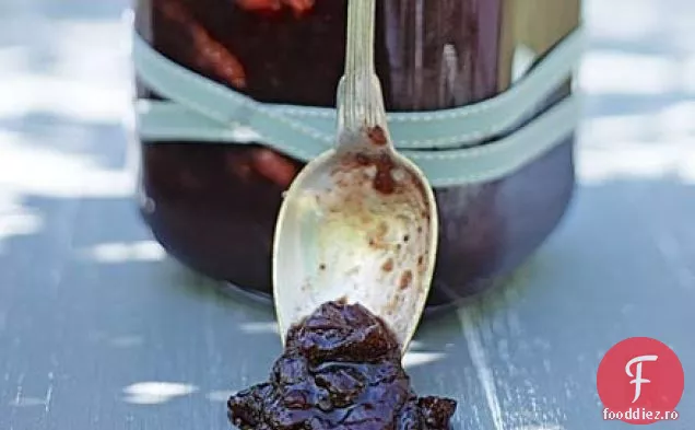 Chutney de prune bogat condimentat