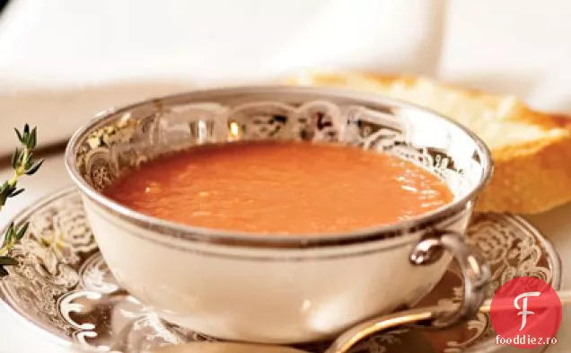 Supă de roșii cu pâine prăjită cu parmezan
