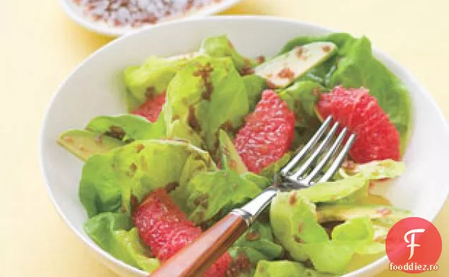 Salată de Grapefruit și Avocado cu sos de ghimbir-cassis