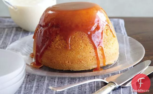 Burete de vanilie aburit cu sos butterscotch și cremă