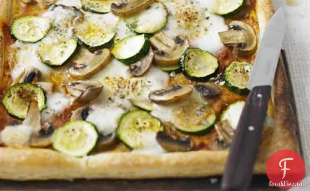Tartă cu dovlecei, ciuperci și mozzarella