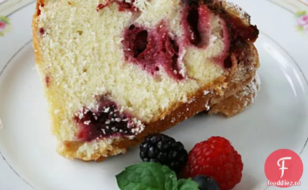 Rupere cu fructe de padure Bundt Tort