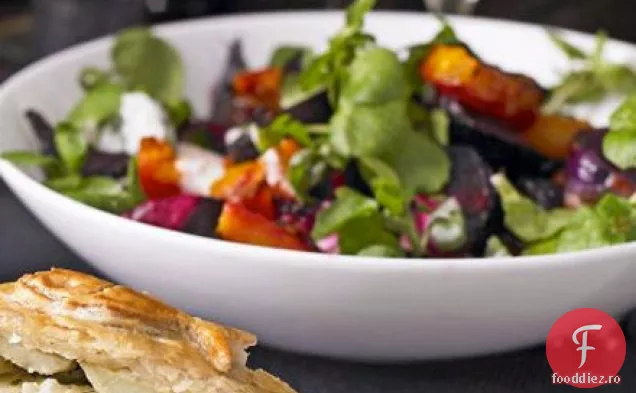 Salată de sfeclă roșie și dovlecei cu cremă de hrean