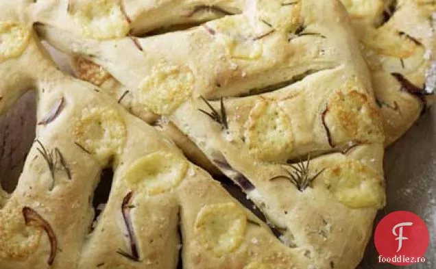 Ceapă roșie, gruyulincroxre și rosemary fougasse