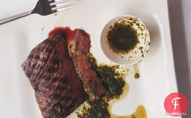 Fripturi de fustă la grătar cu sos de Oregano de pătrunjel