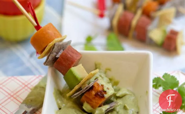 Frigarui Hotdog La Gratar Cu Dip Cremos De Avocado