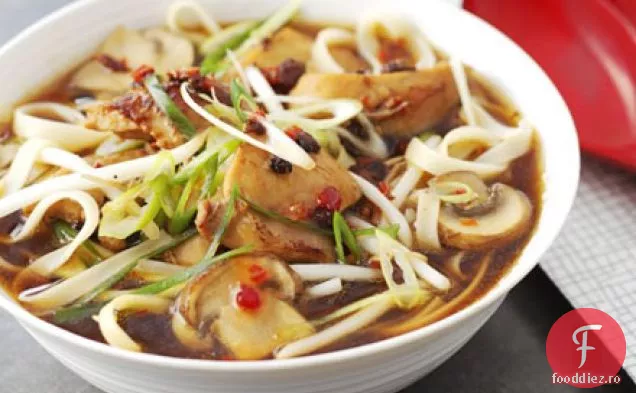 Supă de tăiței de pui fierbinte și acru rapidă și ușoară