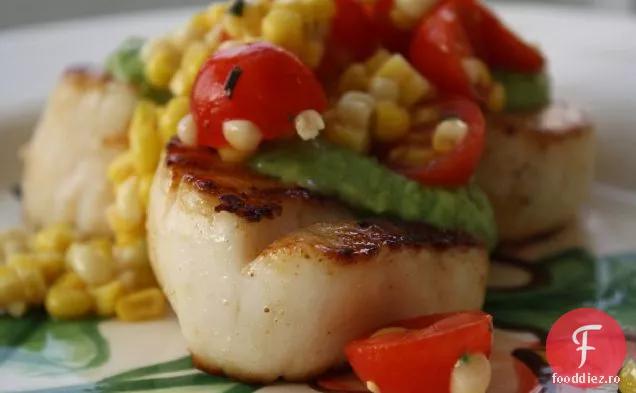 Scoicile lui Phoebe cu Tomatillo Guacamole și Salsa quic de porumb