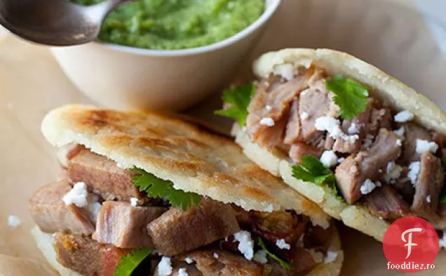 Arepas Umplute Cu Carnitas Și Guasacaca