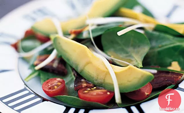 Salată de spanac și Avocado