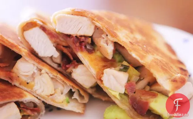Quesadillas De Pui Cu Brânză, Slănină Și Avocado