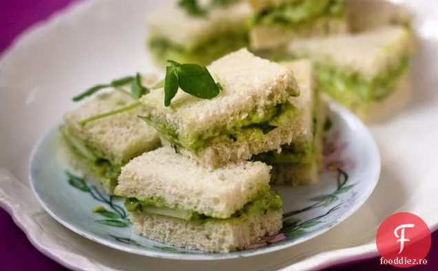 Sandvișuri Cu Ceai De Avocado Cu Castraveți Cu Mărar Și Mentă