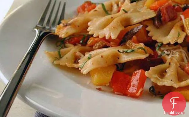 Usturoi și ardei gras Farfalle