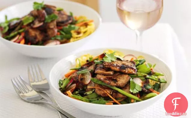 Fidea lipicioasă de porc și ridiche