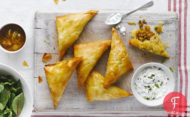 Lamb tikka samosas